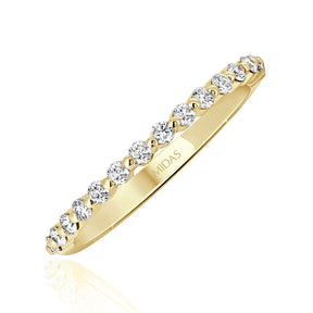 Round Cut Diamond Wedding Band